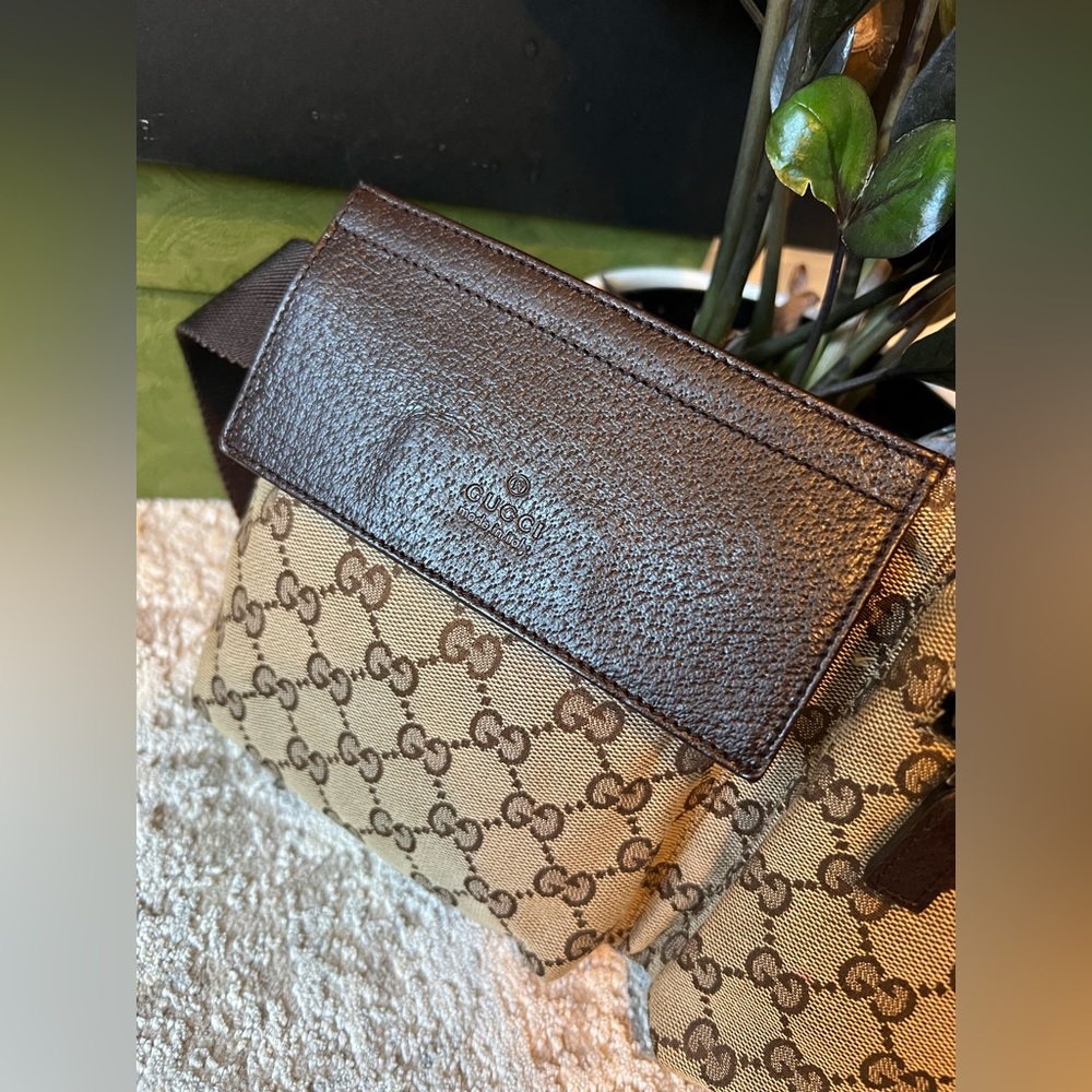 Gucci Belt Bag/ Waist Bag/ Fanny Pack - Picture 6 of 14